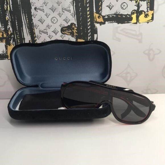 New Authentic Gucci Black Sunglasses GG1038s 001 - Picture 3 of 11